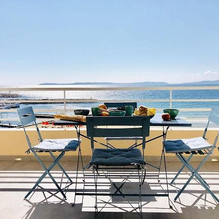 T3 Front De Mer Dernier Etage Vue Mer Petit Havre De Paix Pour Vos Vacances Emplacement Unique Vue Mer Panoramique A 180 Degres Pour Ce T3 En Face De La Plage Front De Mer Vue Sur Les Iles 5 Et Dernier Etage Avec Ascenseur เลอลาวองดูว์ ภายนอก รูปภาพ