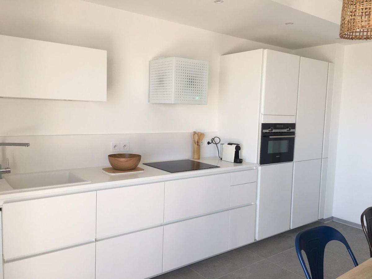 T3 Front De Mer Dernier Etage Vue Mer Petit Havre De Paix Pour Vos Vacances Emplacement Unique Vue Mer Panoramique A 180 Degres Pour Ce T3 En Face De La Plage Front De Mer Vue Sur Les Iles 5 Et Dernier Etage Avec Ascenseur เลอลาวองดูว์ ภายนอก รูปภาพ