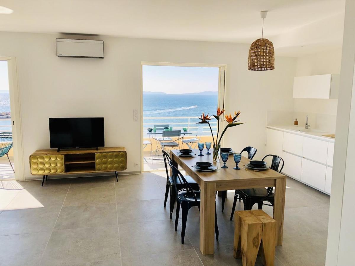 T3 Front De Mer Dernier Etage Vue Mer Petit Havre De Paix Pour Vos Vacances Emplacement Unique Vue Mer Panoramique A 180 Degres Pour Ce T3 En Face De La Plage Front De Mer Vue Sur Les Iles 5 Et Dernier Etage Avec Ascenseur เลอลาวองดูว์ ภายนอก รูปภาพ
