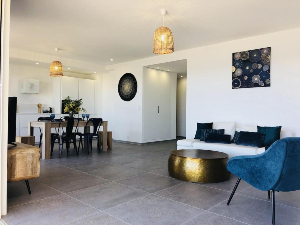 T3 Front De Mer Dernier Etage Vue Mer Petit Havre De Paix Pour Vos Vacances Emplacement Unique Vue Mer Panoramique A 180 Degres Pour Ce T3 En Face De La Plage Front De Mer Vue Sur Les Iles 5 Et Dernier Etage Avec Ascenseur เลอลาวองดูว์ ภายนอก รูปภาพ