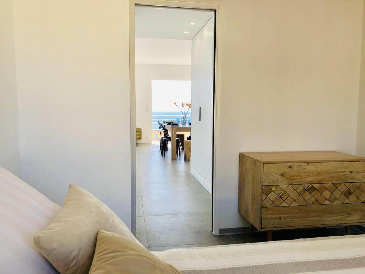 T3 Front De Mer Dernier Etage Vue Mer Petit Havre De Paix Pour Vos Vacances Emplacement Unique Vue Mer Panoramique A 180 Degres Pour Ce T3 En Face De La Plage Front De Mer Vue Sur Les Iles 5 Et Dernier Etage Avec Ascenseur เลอลาวองดูว์ ภายนอก รูปภาพ